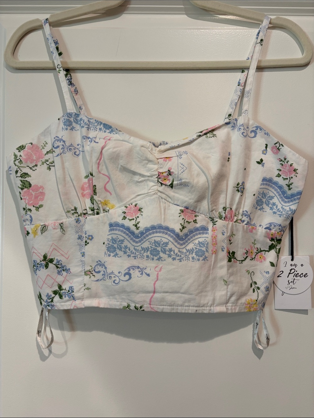 NWT Japna Women’s Floral Print Cropped Cami Top - White with Blue & Pink, L